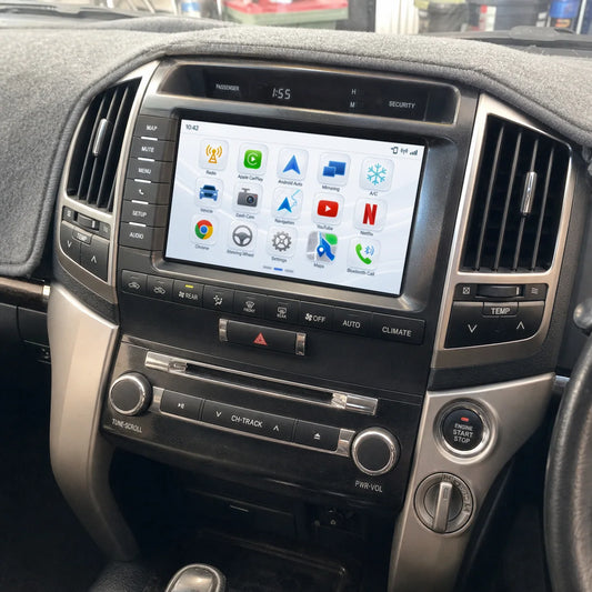 LC200 Sahara dashboard with 9-inch side-control Novo Nav screen